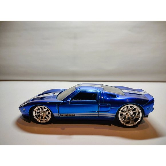 Jada Die Cast 2005 Ford GT 1:32 Scale Like the Real Thing - Picture 5 of 12